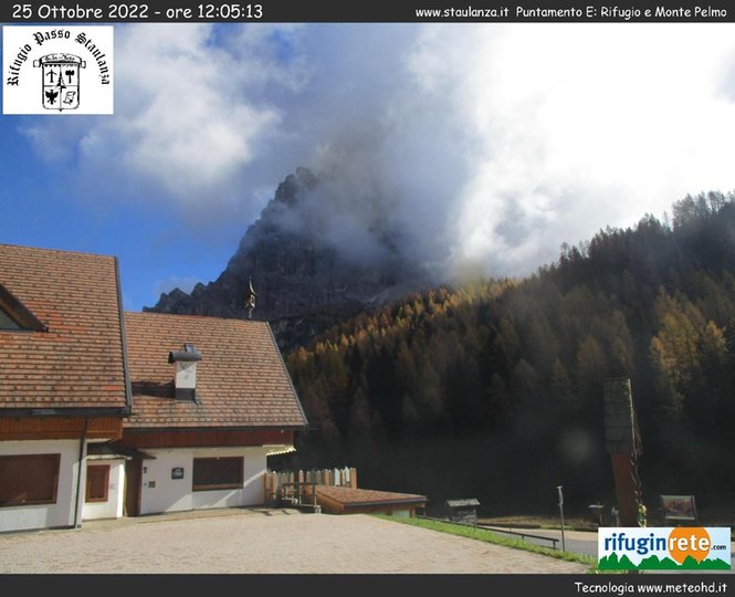 Webcam auf die Berghütte Passo Staulanza und den Monte Pelmo