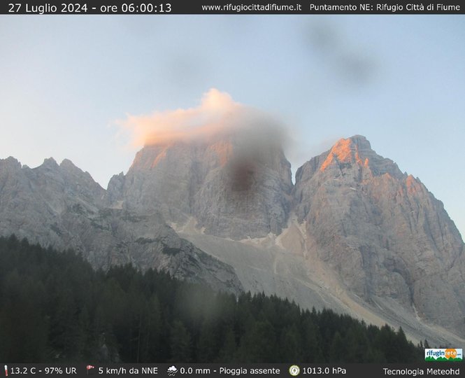 Webcam von der Berghütte Città di Fiume auf den Berg Pelmo