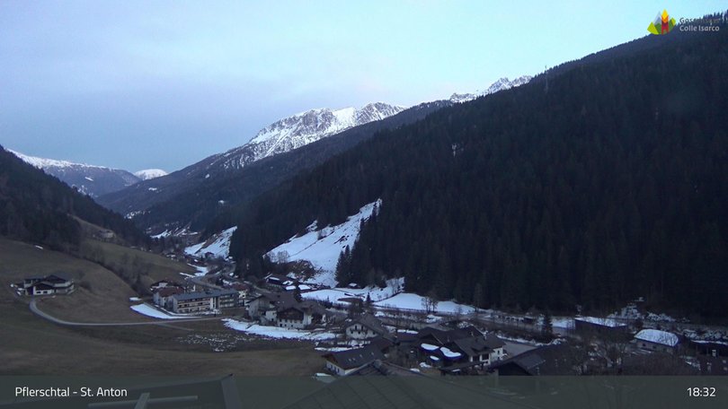 Webcam from St. Anton looking into the Pflersch Valley
