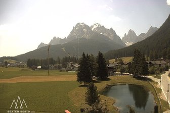Webcam looking towards Punta dei Tre Scarpieri and the Sesto Dolomites
