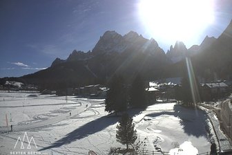 Webcam looking towards Punta dei Tre Scarpieri and the Sesto Dolomites