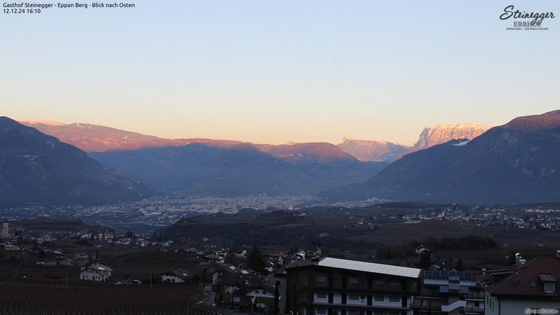 Webcam da Appiano Monte verso le Alpi Sarentine