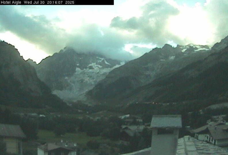 Webcam from Courmayeur to the Mont Blanc