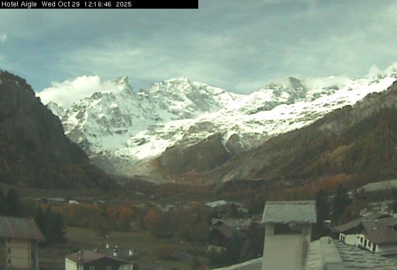 Webcam da Courmayeur verso il Monte Bianco