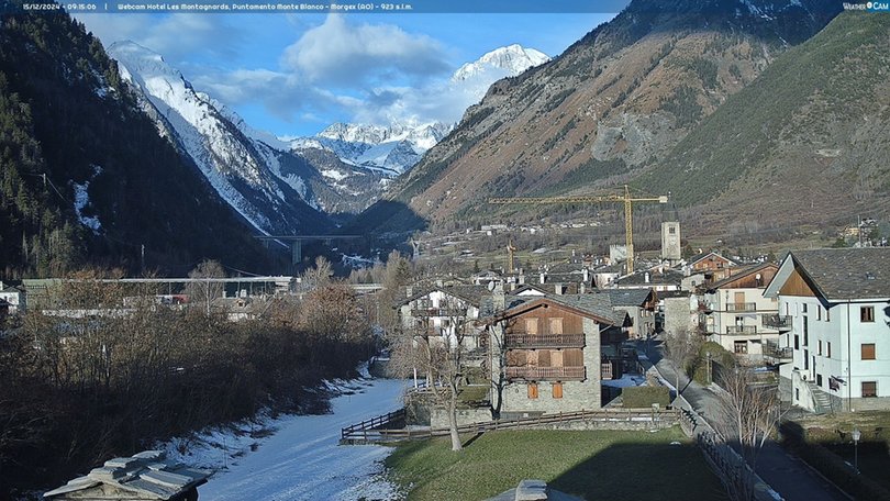 Webcam from Morgex towards the Mont Blanc