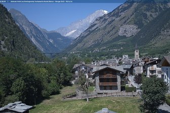 Webcam from Morgex towards the Mont Blanc