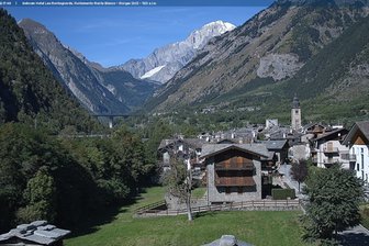 Webcam from Morgex towards the Mont Blanc