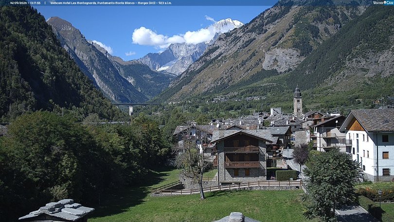 Webcam from Morgex towards the Mont Blanc