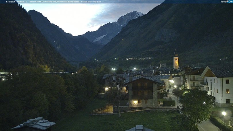 Webcam from Morgex towards the Mont Blanc