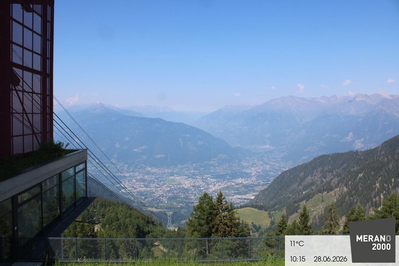 Webcam from Merano 2000 looking over the city of Merano