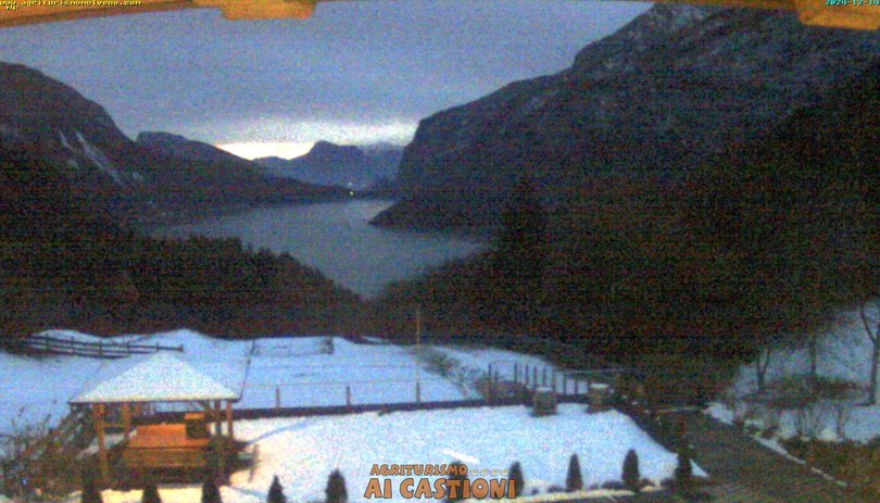 Webcam on Lake Molveno in the Brenta Dolomites