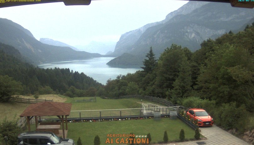 Webcam sul lago di Molveno nelle Dolomiti di Brenta