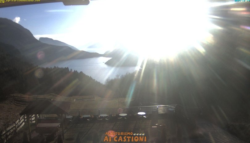 Webcam sul lago di Molveno nelle Dolomiti di Brenta