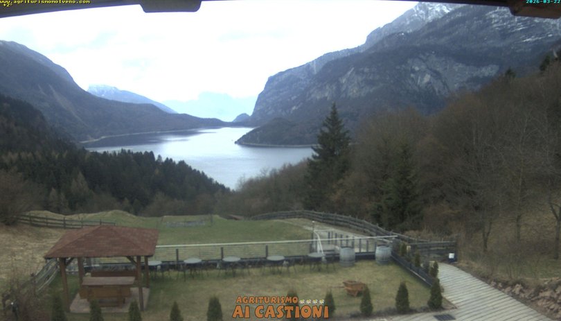 Webcam sul lago di Molveno nelle Dolomiti di Brenta