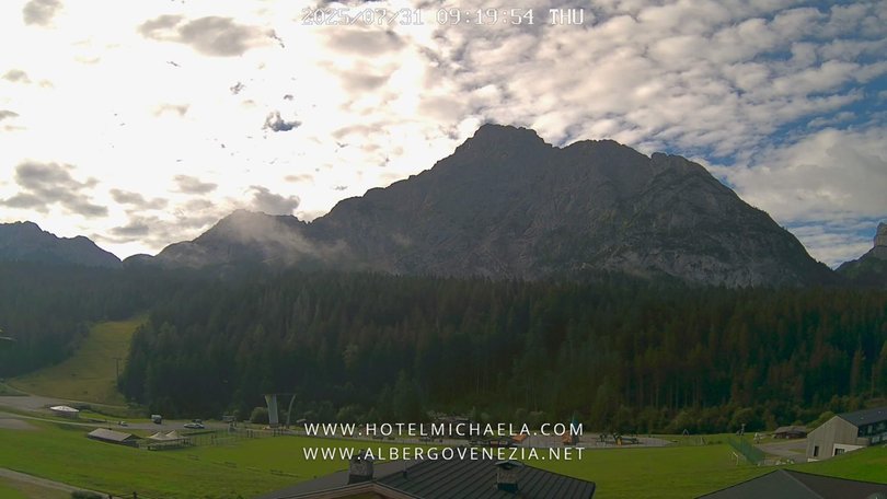 Webcam in Sappada facing towards Monte Siera