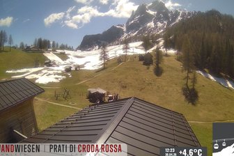 Webcam on the Croda Rossa meadows in the Tre Cime/Drei-Zinnen-Dolomites area