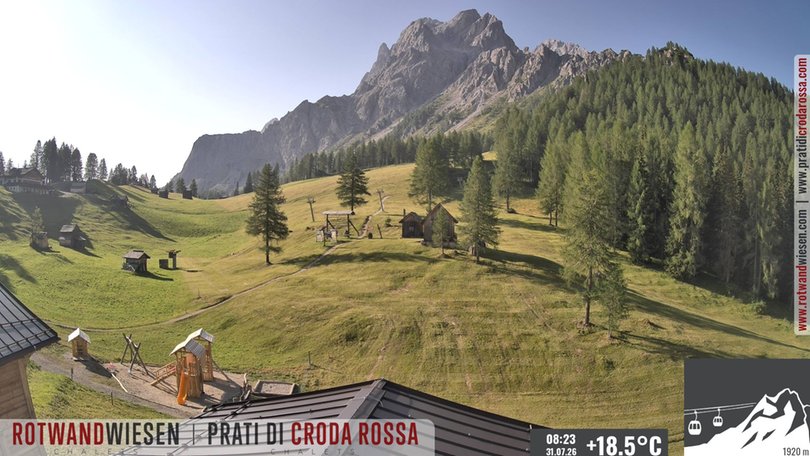 Webcam on the Croda Rossa meadows in the Tre Cime/Drei-Zinnen-Dolomites area